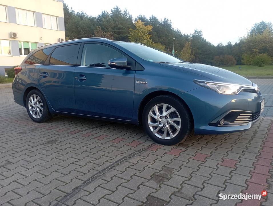 Toyota Auris 18 hybrid Łęczna