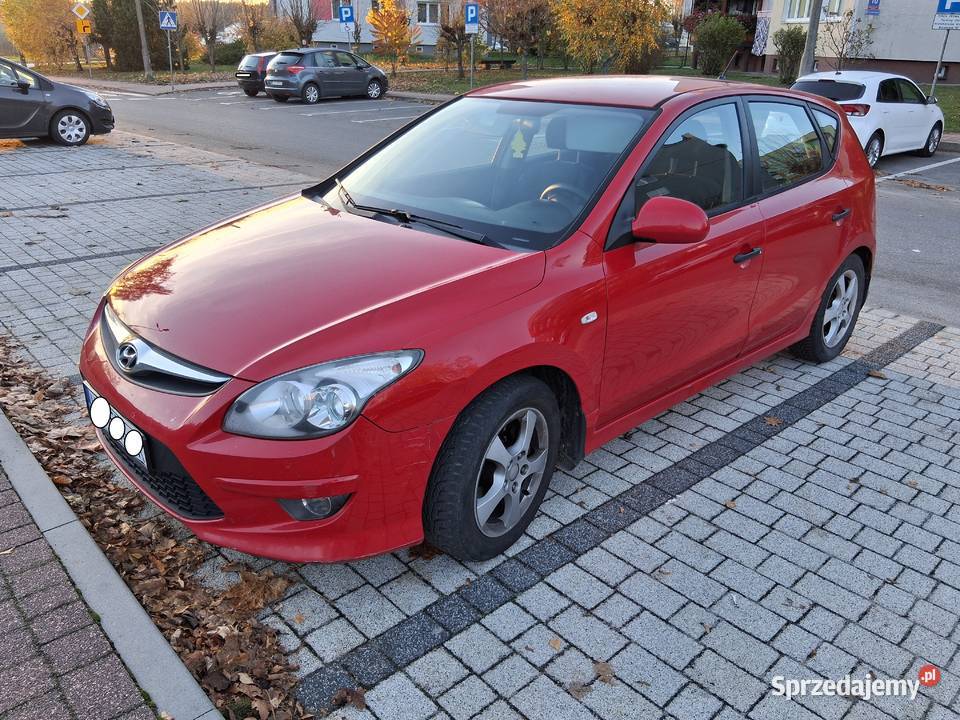 Hyundai i30 2011r 16CRDI 6 Biegowy Zarej Rok produkcji 2010 i30 Poniatowa sprzedam