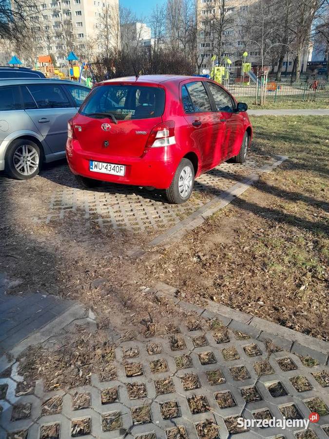 Sprzedam toyota yaris 2 poj 10 produkcji 2010 centralny zamek mazowieckie Warszawa