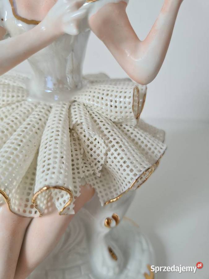 pordelanowa tancerka uszkodzona Porcelana i szkło