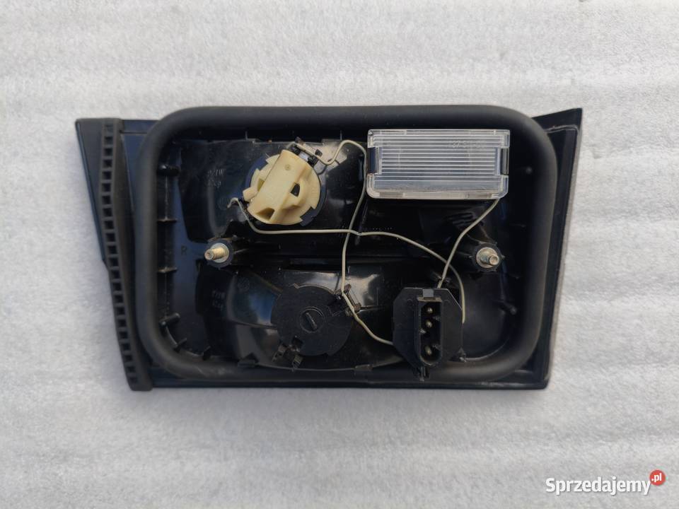 Lampa Prawy Tył Tylna Prawa W Klapę BMW 5 E34 Lampy tylne