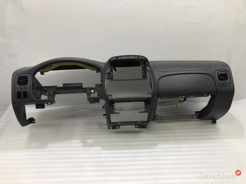 DESKA ROZDZIELCZA KOKPIT NISSAN NP300 Deski rozdzielcze, konsole wielkopolskie