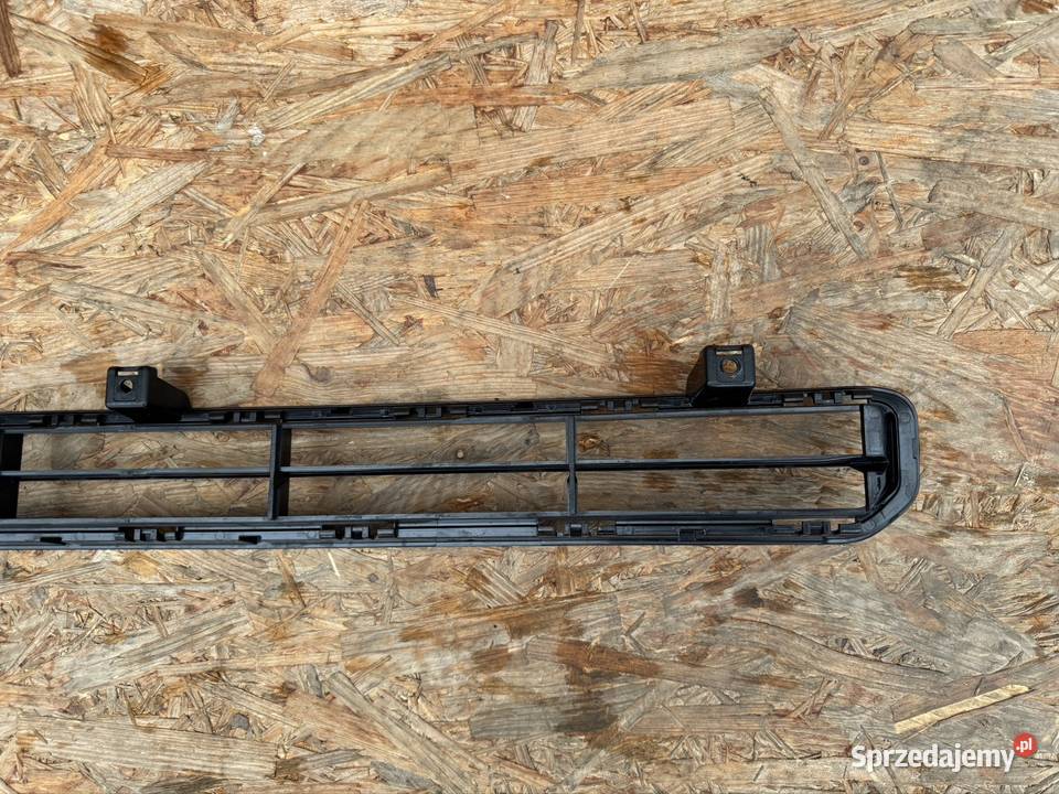Środkowa kratka zderzaka przód jeep avenger Sieraków