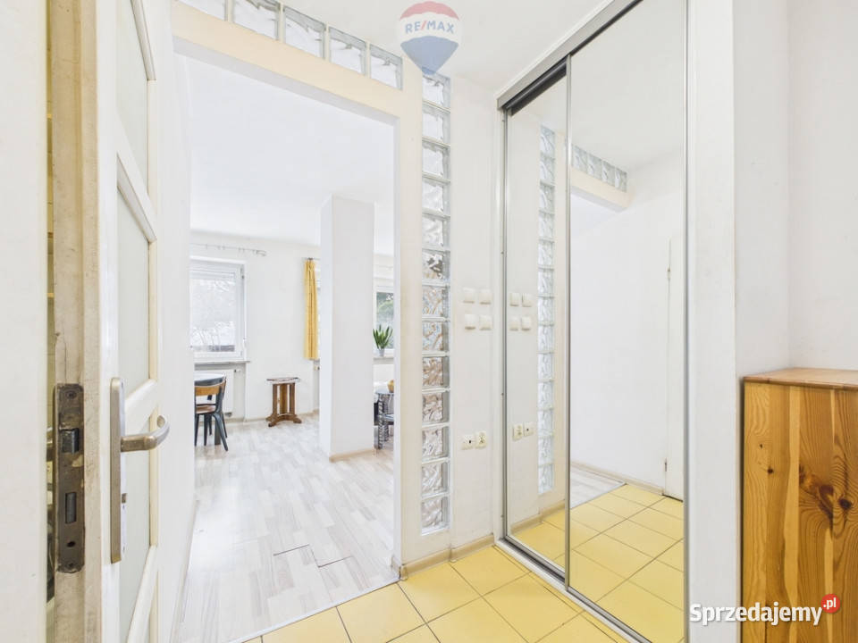 2 pokoje duże okna ogródek garaż piwnica mazowieckie Warszawa sprzedam