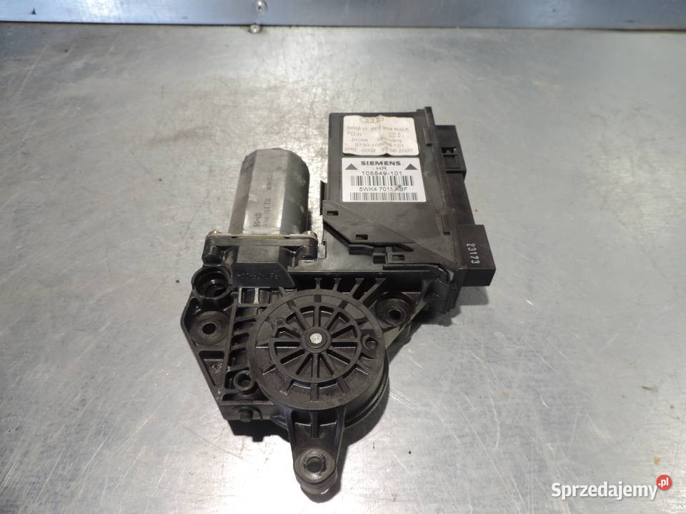 AUDI A4B6 B7 SILNICZEK SZYBY PRAWY TYŁ osobowe Nowy Sącz