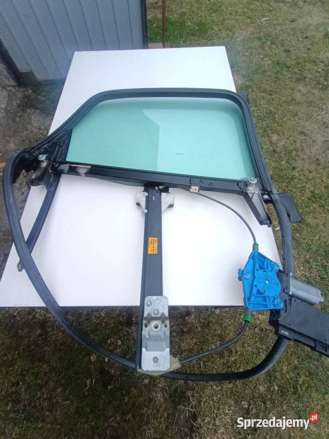 Szyby boczne audi a4b7 Gostchorz