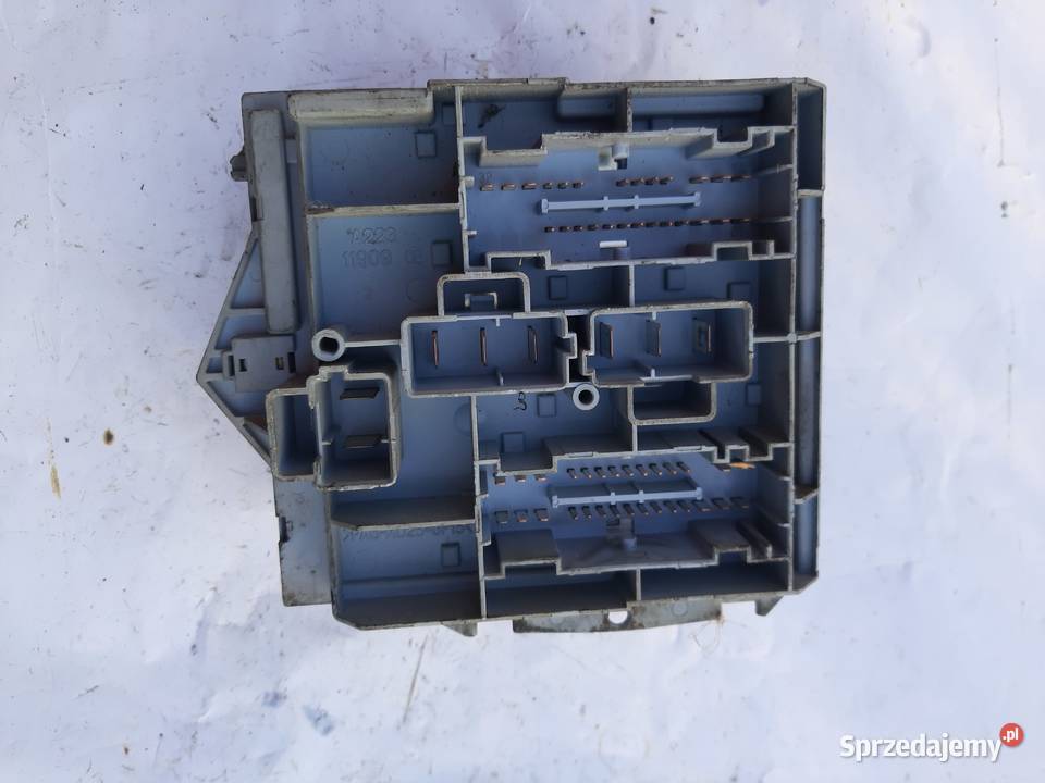 Fiat Stilo skrzynka bezpieczników 46846105 Ksawerów