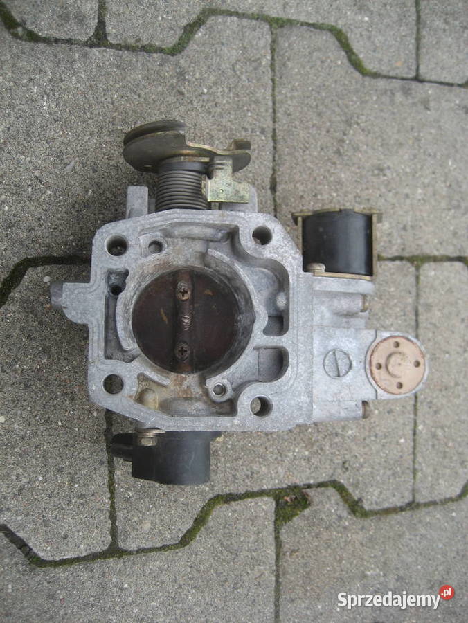 mazda 323 f 15 benzyna 9295r gaznik e9t062271 osobowe Rakoniewice