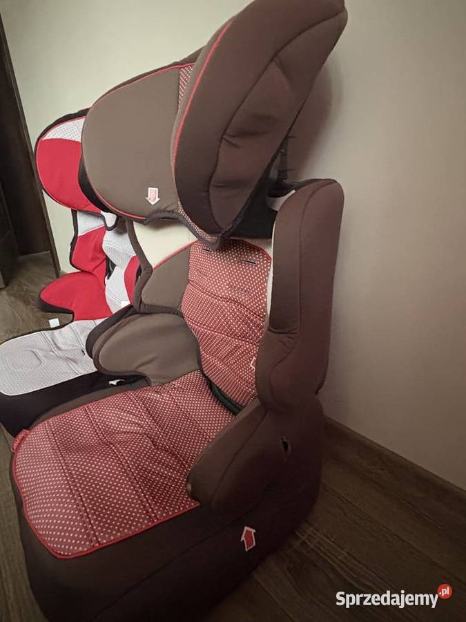 Sprzedam 2 foteliki samochodowe marki Płońsk sprzedam