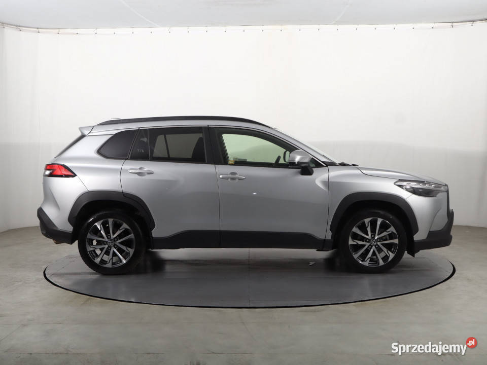 Toyota Corolla Cross 20 Hybrid 2WD relingi dachowe sprzedam