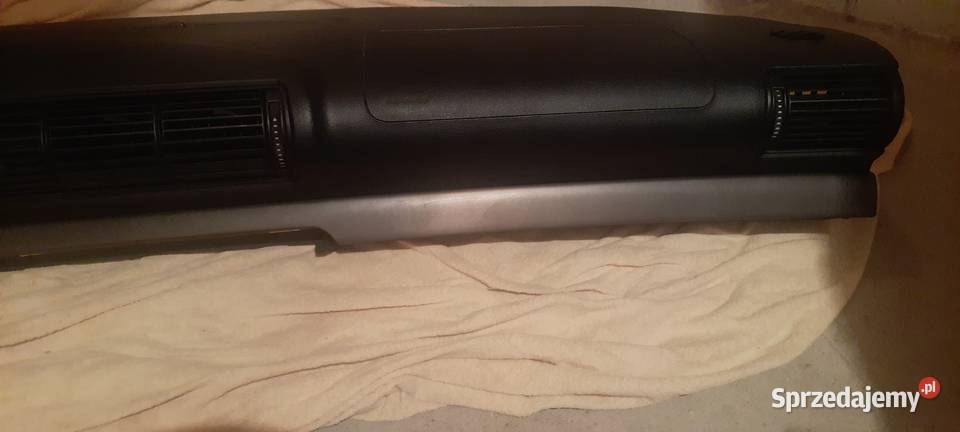 Deska rozdzielcza A4B5 18b 125 z 1999r Radomsko