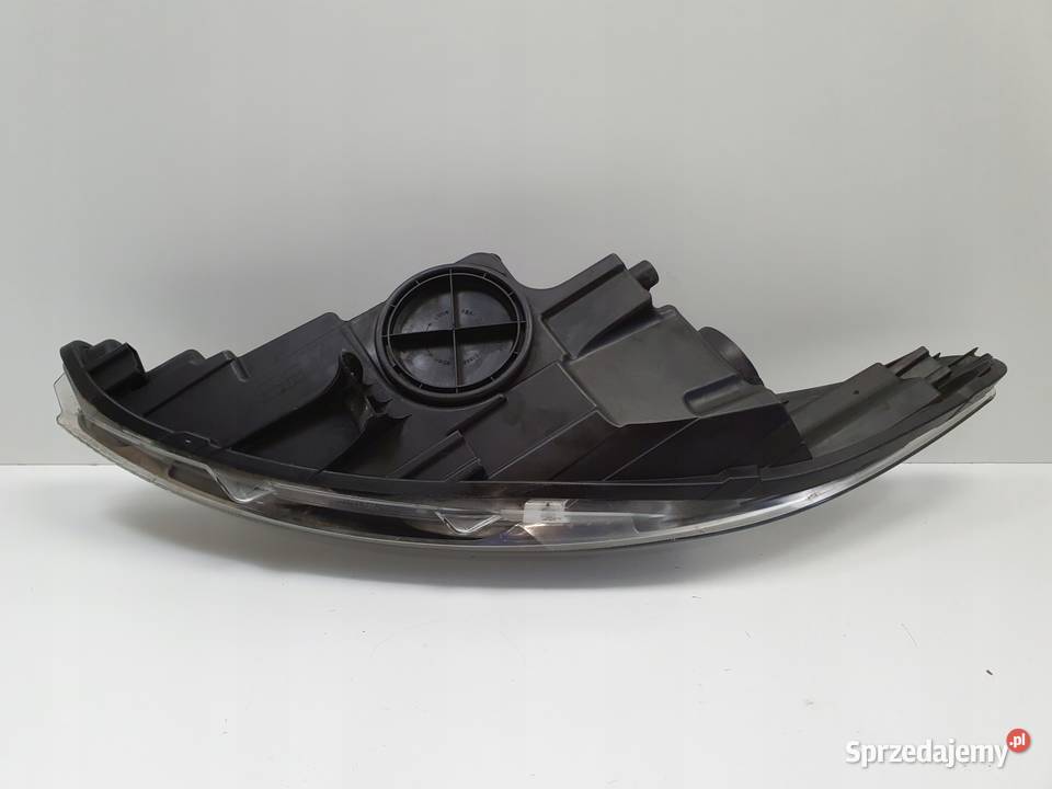 LAMPA PRAWA Ford Fiesta MK7 0817r PRZEDNIA PRAWY Rudka