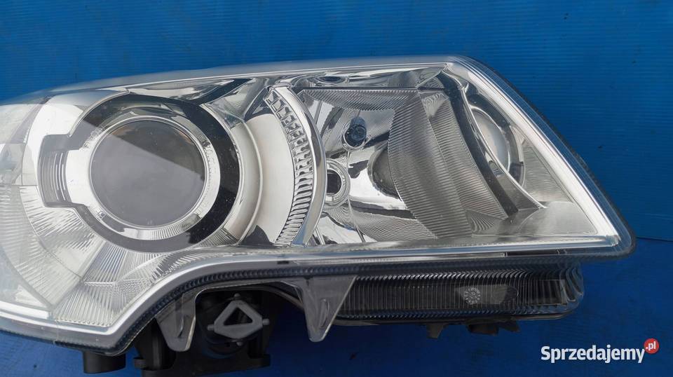 Reflektor Przód strona prawa Skoda Superb B6 3T Nowy Tomyśl