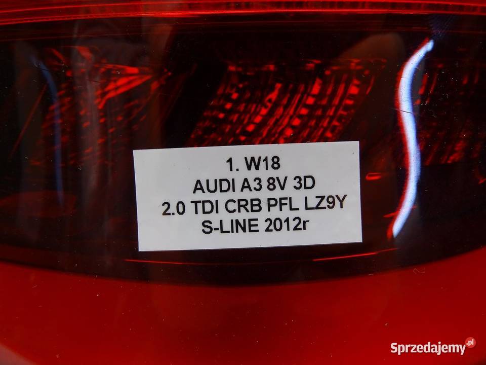 LAMPA PRAWY TYŁ PRAWA TYLNA 8V3945096B AUDI A3