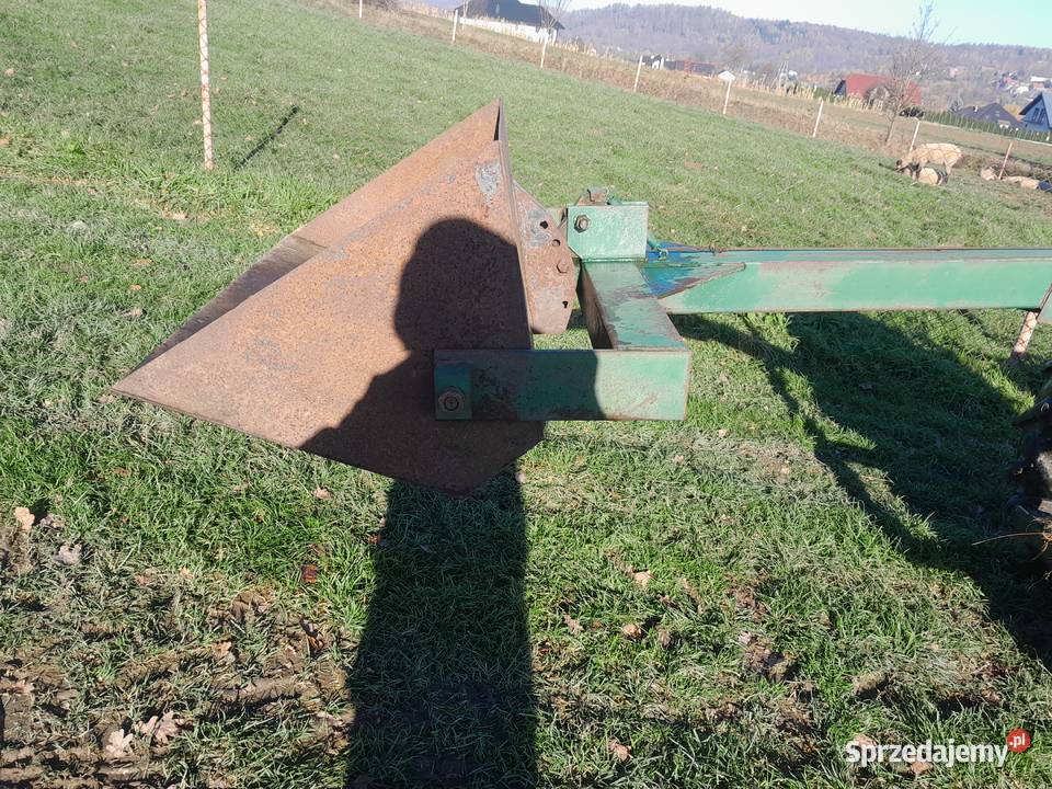 Ładowacz na tył nieuszkodzony Uszew