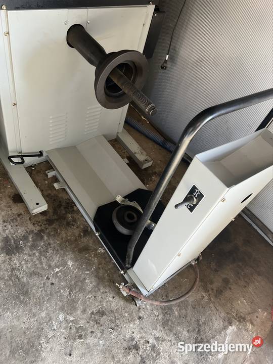 Wyważarka z podnośnikiem pneumatycznym Karwin