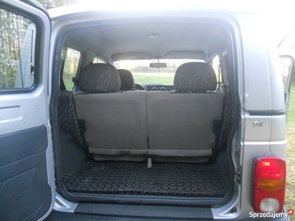 Samochód terenowy Kia Retona 4x4 srebrny