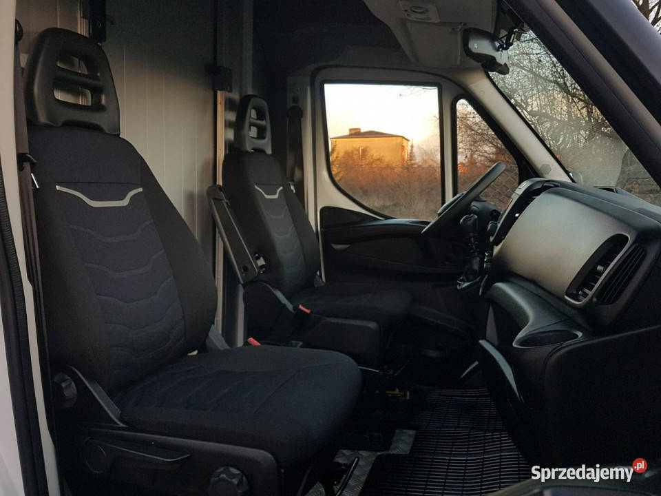 Iveco Daily KONTENER NISKOPODŁOGOWY 443x223x242 centralny zamek Poręba