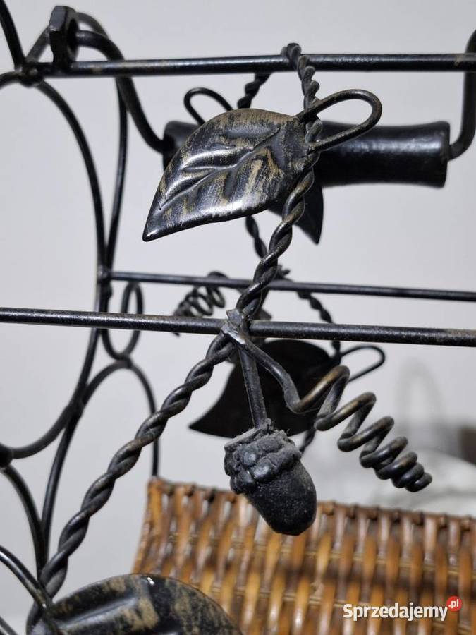 Metaloplastyka stojak na wino rękodzieło Kraków