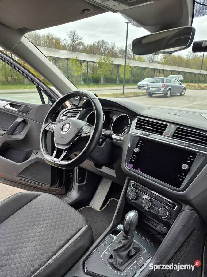 Volkswagen Tiguan benzyna 150 DSG salon Polska Koszalin