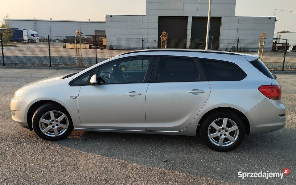 OPEL ASTRA J kombi 16 benzyna klima tempomat alu Gostyń
