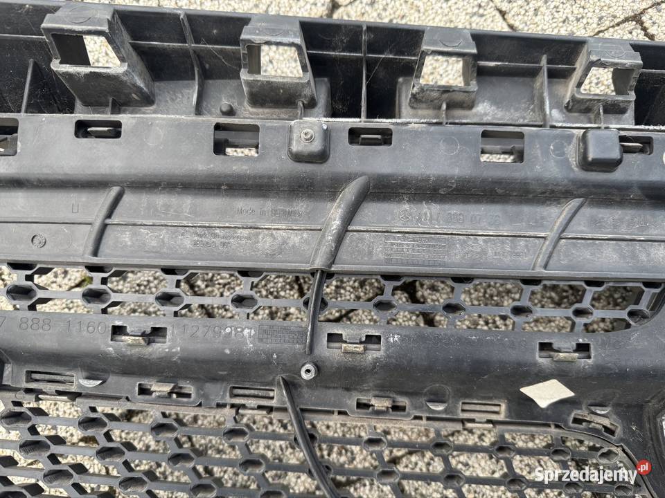 Grill atrapa Mercedes CLA oryginał idealny