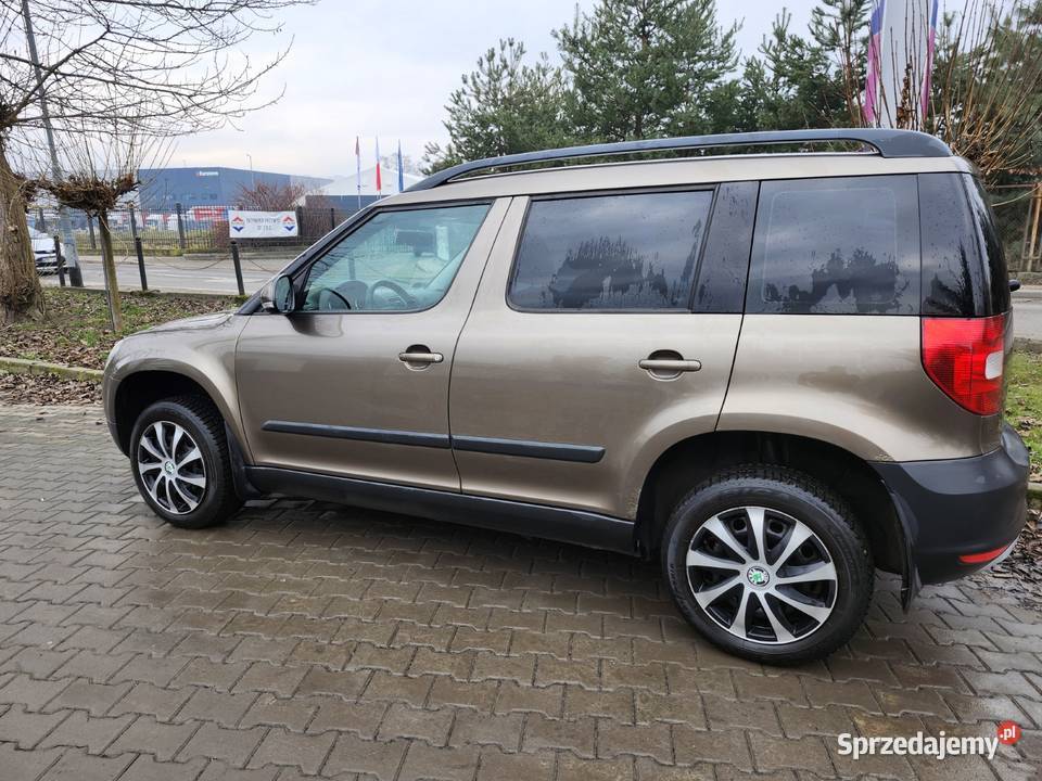 SKODA YETI 12TSI AMBITION 2010r 224 światła przeciwmgielne podkarpackie