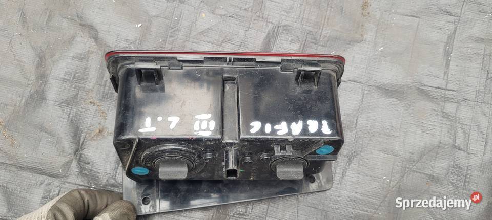 LAMPA TYLNA LEWA ŚWIATŁO COFANIA RENAULT TRAFIC śląskie Ruda Śląska