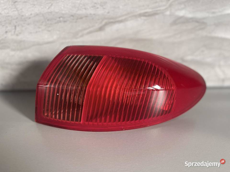 ALFA ROMEO 147 PRAWA LAMPA TYŁ Ostroróg