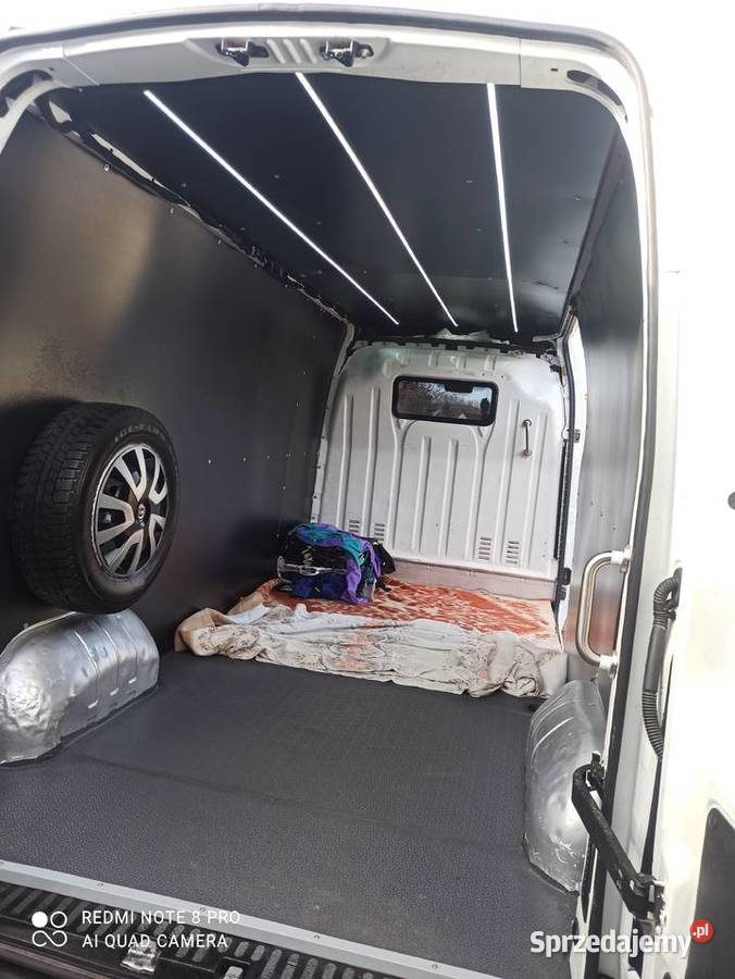Nissan NV 400 23 Diesel 3 osobowy l3h2 Nie