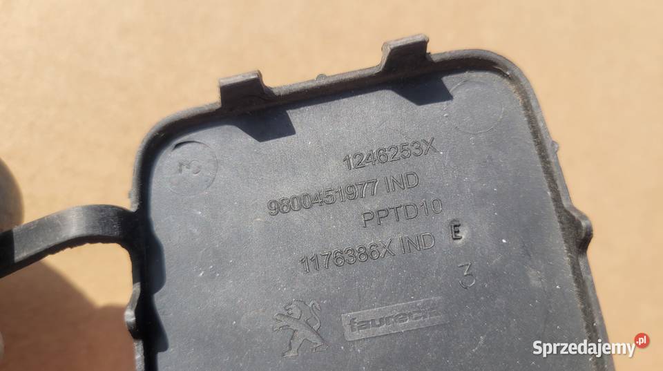 PEUGEOT 308 2 II T9 HB ZAŚLEPKA HAKA ZDERZAKA osobowe Pozostałe Ruda Śląska