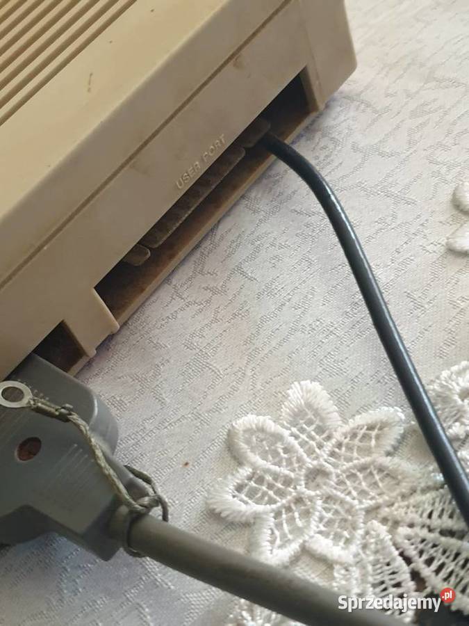 Commodore C64 datassette 4 cartrige dyskietkami