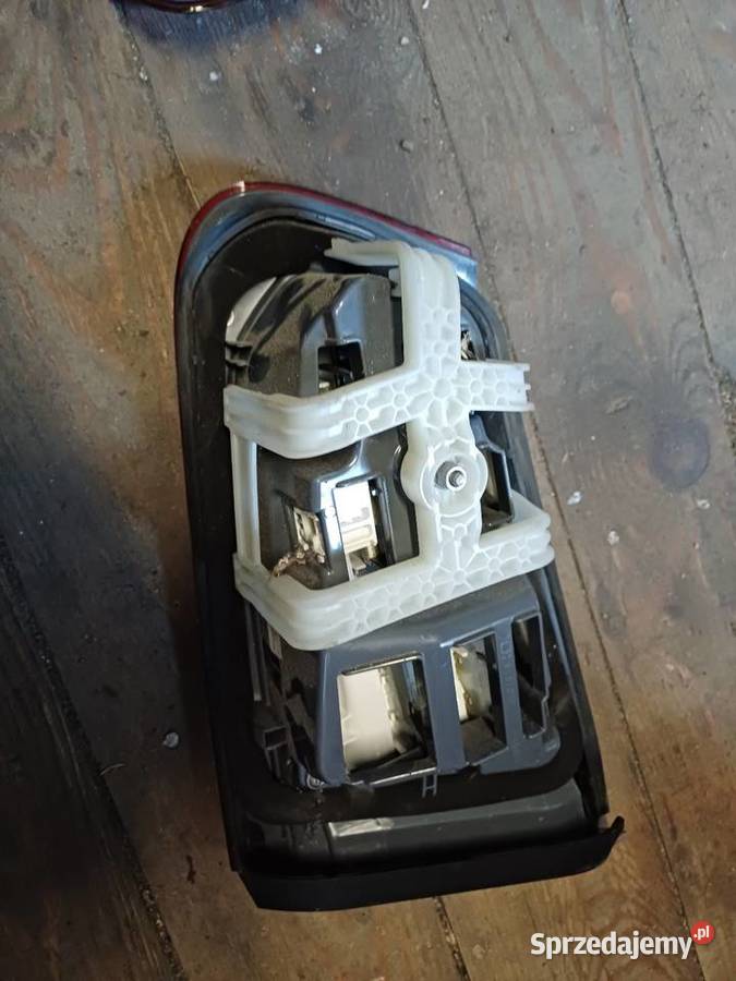 Lampa tylnej klapy mercedes w253 GLC osobowe Bilcza sprzedam