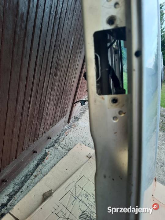 VW TOURAN KLAPA TYLNA osobowe Andrespol