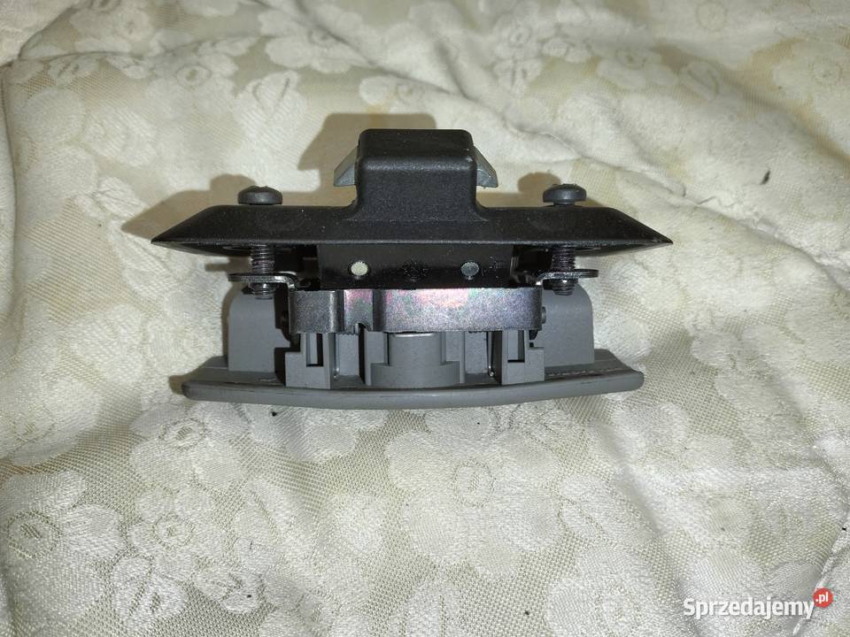 Zamek schowka pasażera BMW E60 E61 E63 E64 śląskie