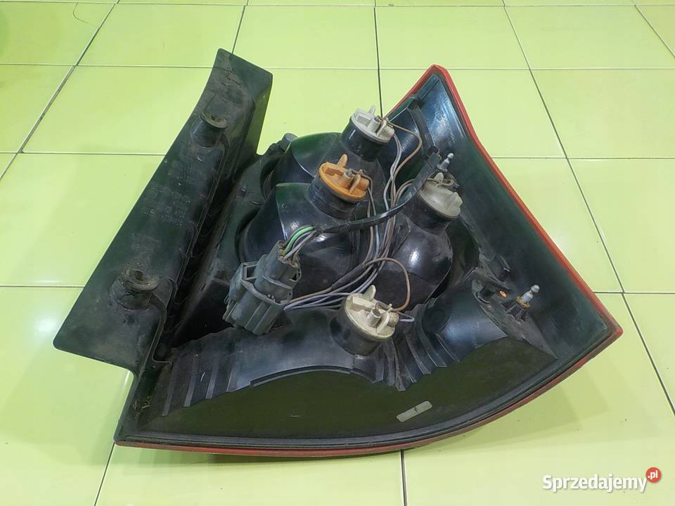 LAND ROVER FREELANDER II 22 TD4 07r lampa lewa osobowe Suków