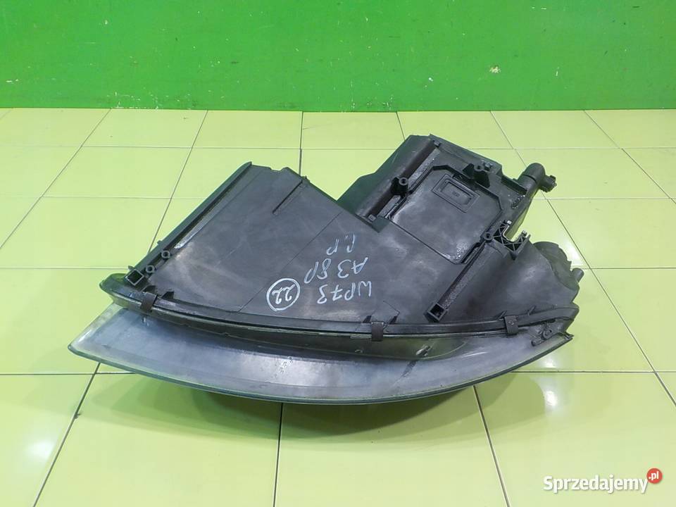 AUDI A3 8P II 18 TFSI 07r HB 5D lampa prawa
