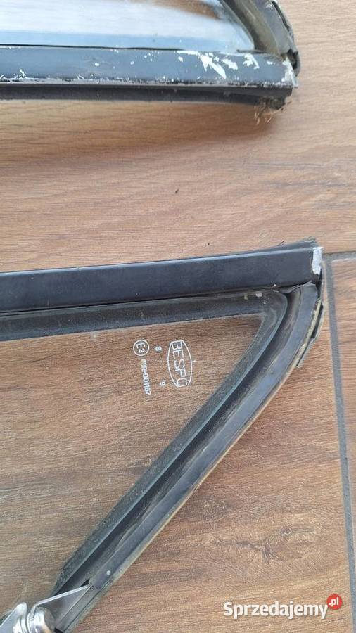 Fiat 126 Fiat 126p szyby trójkątne z ramkami FL osobowe wielkopolskie