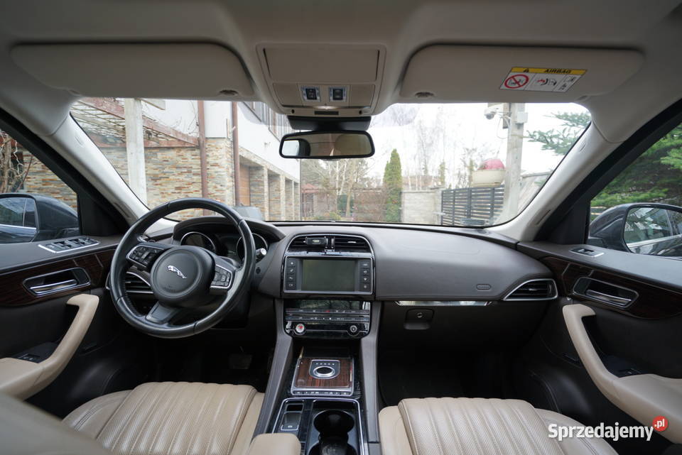 Jaguar FPace 2016 z salonu polskiego uszkodzony mazowieckie Warszawa sprzedam