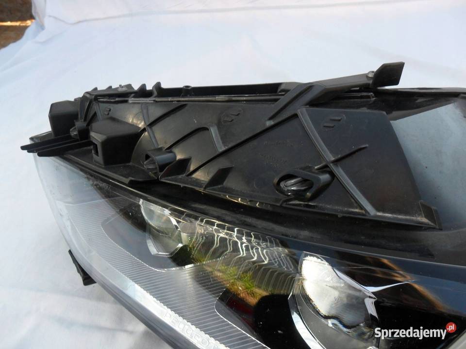 REFLEKTOR PRZÓD STRONA LEWA PEUGEOT 508 II osobowe