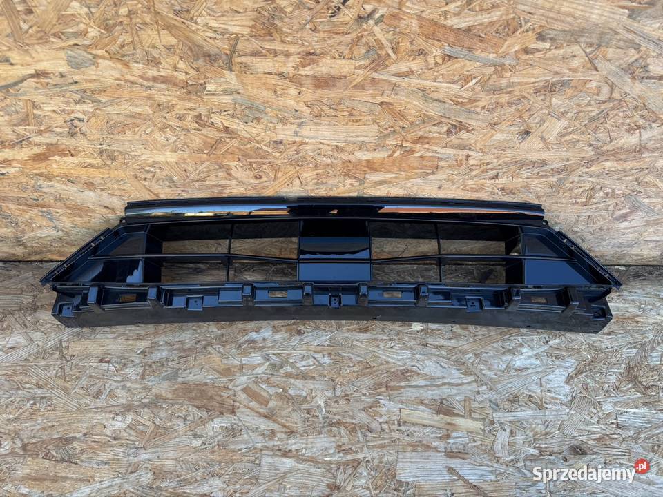 Środkowa kratka zderzaka przód Ford kuga mk3