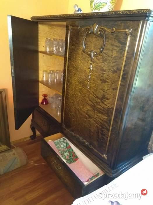 Komplet Stoł Z 6 krzesłami I 2 komodami Meble Gdańsk sprzedam