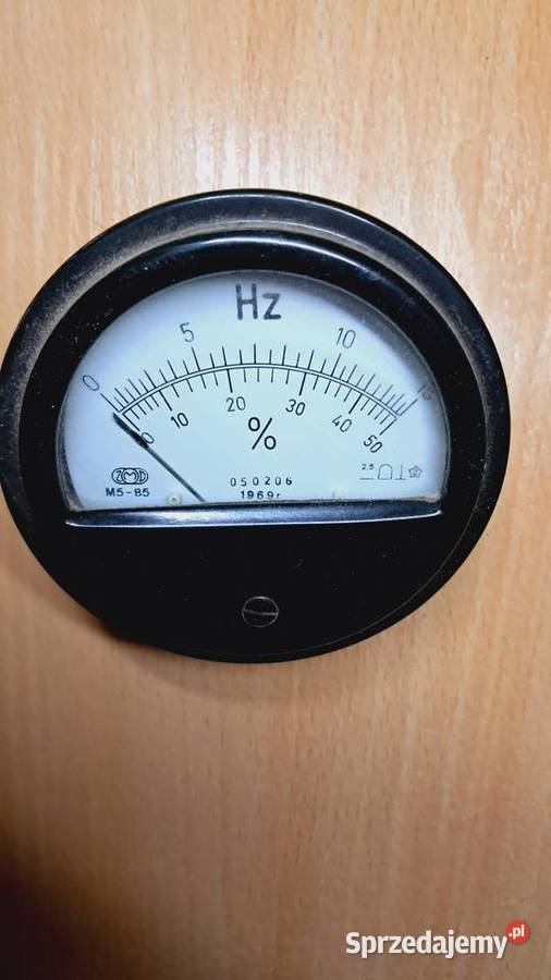 Analogowy Miernik Częstotliwości HZ 1969 r Świecie sprzedam