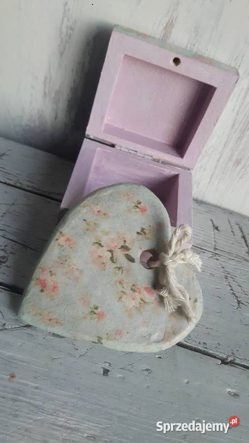 Pudełeczko drewniane z serduszkiem ceramicznym Otwock