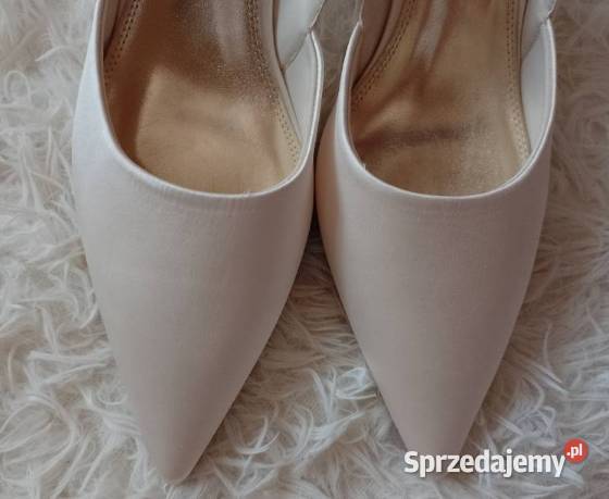 3940 ASOS DesignBiałe wytworne czółenka z sprzedam