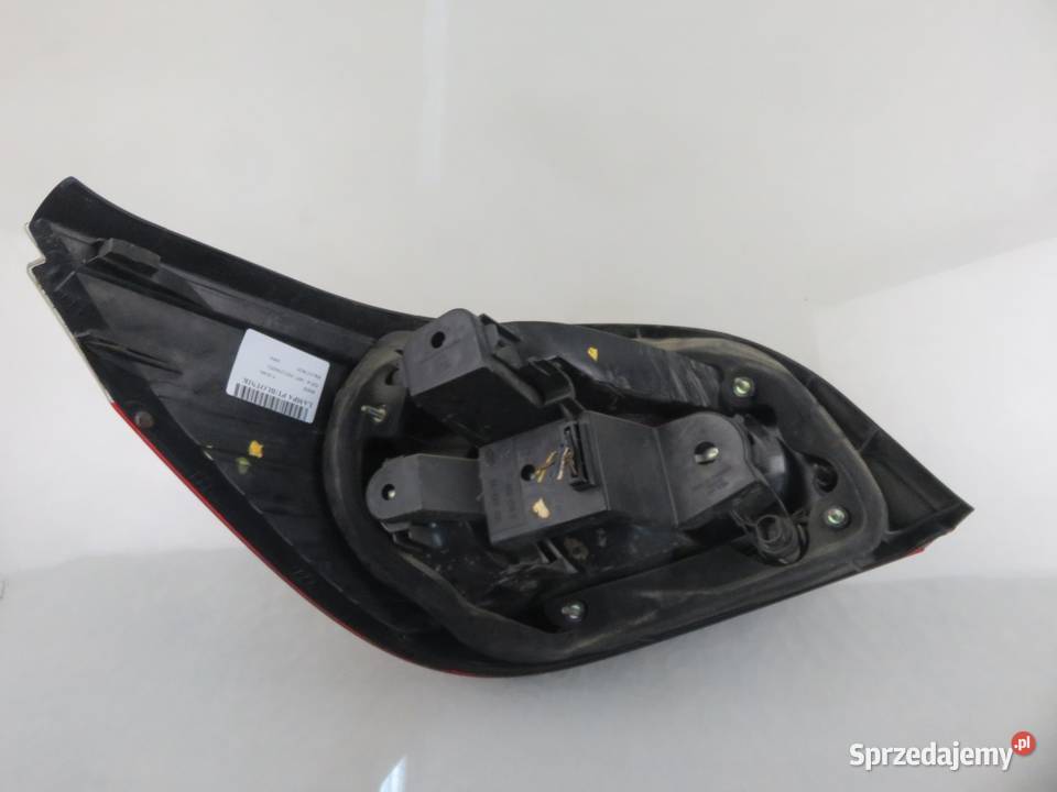 LAMPA PRAWA TYLNA BMW E60 6910768
