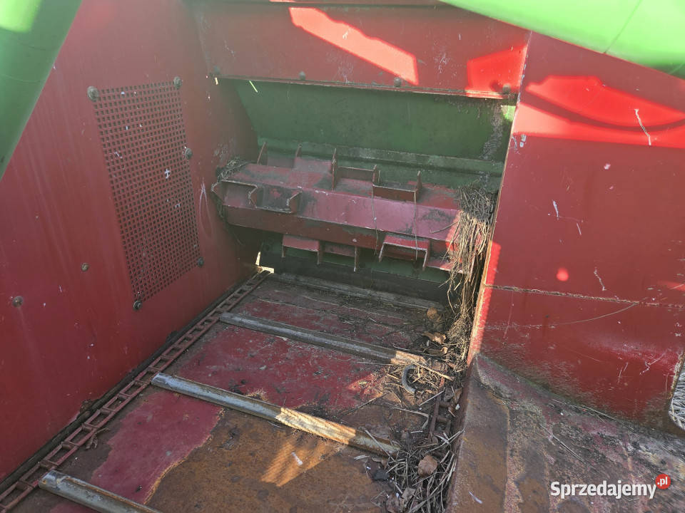 Wycinak do kiszonki samozaładowczy z taśmą Warchoły