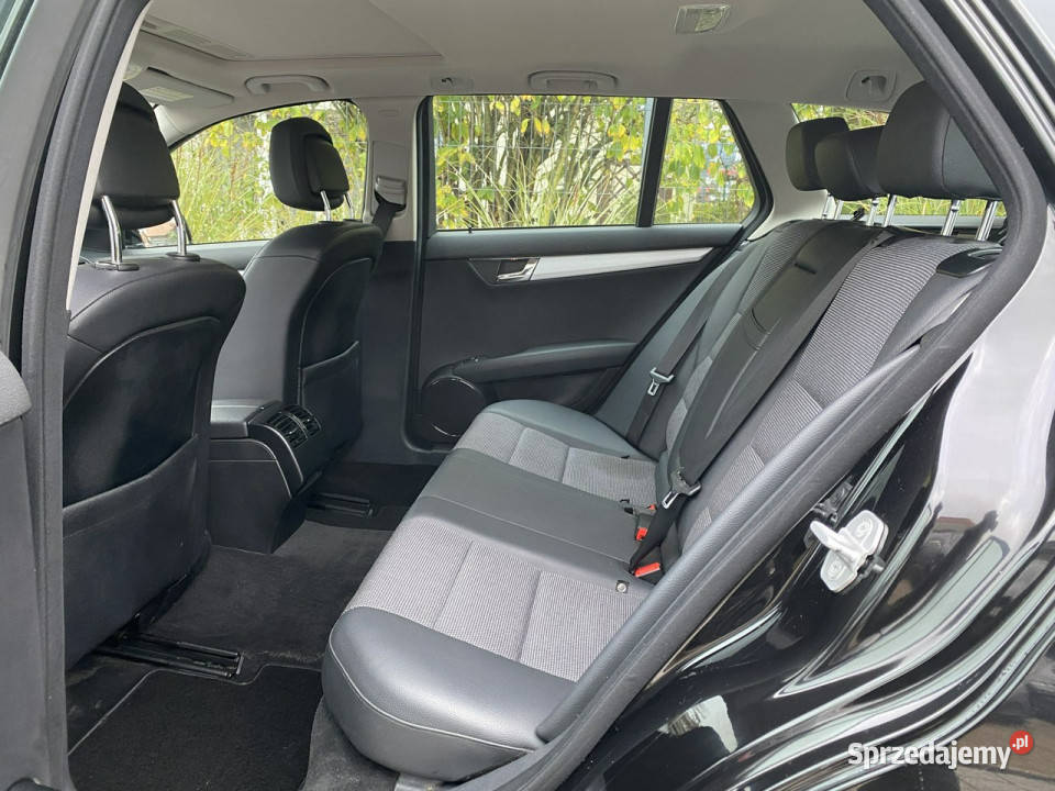 Mercedes C 180 DUZA NAVI zadbana 100 oryginalny isofix Poznań