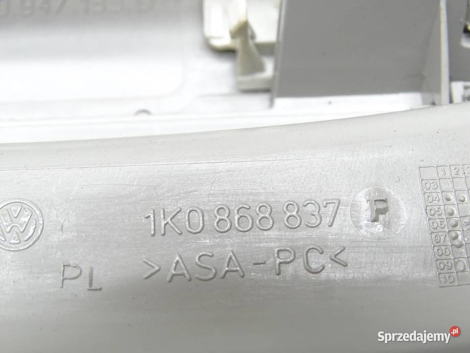 LAMPKA OŚWIETLENIE KABINY PODSUFITKI 3C0867489C Oświetlenie kabiny małopolskie