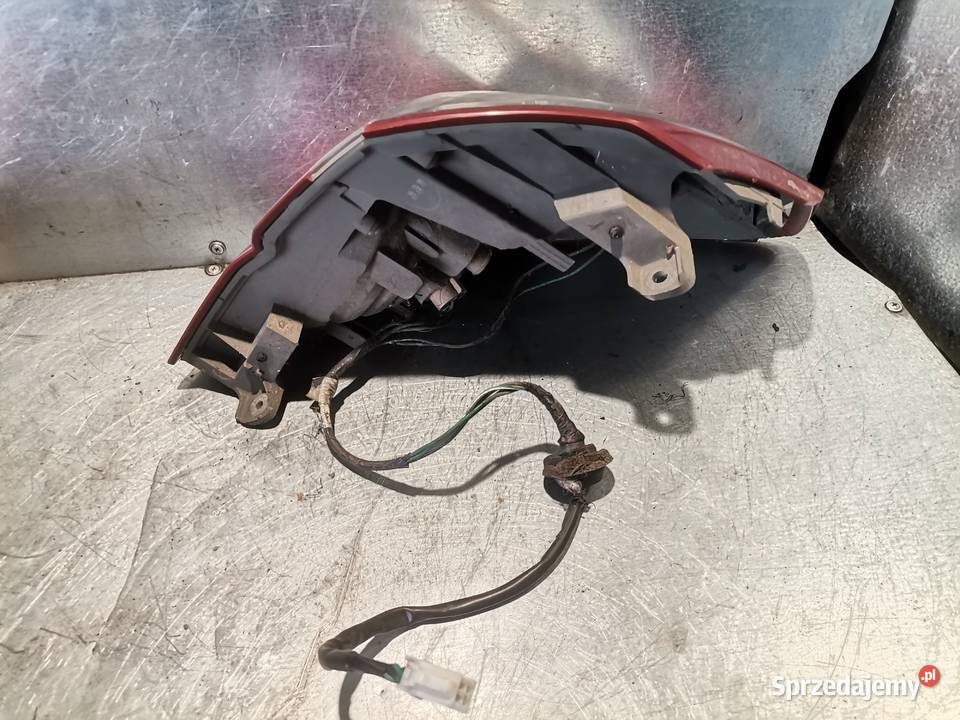 SUBARU LEGACY 4 IV LAMPA LEWY TYŁ KOMBI Rok produkcji 2004 Nowy Sącz